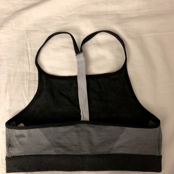 Nike seamless sports bra - Picture 4 of 5